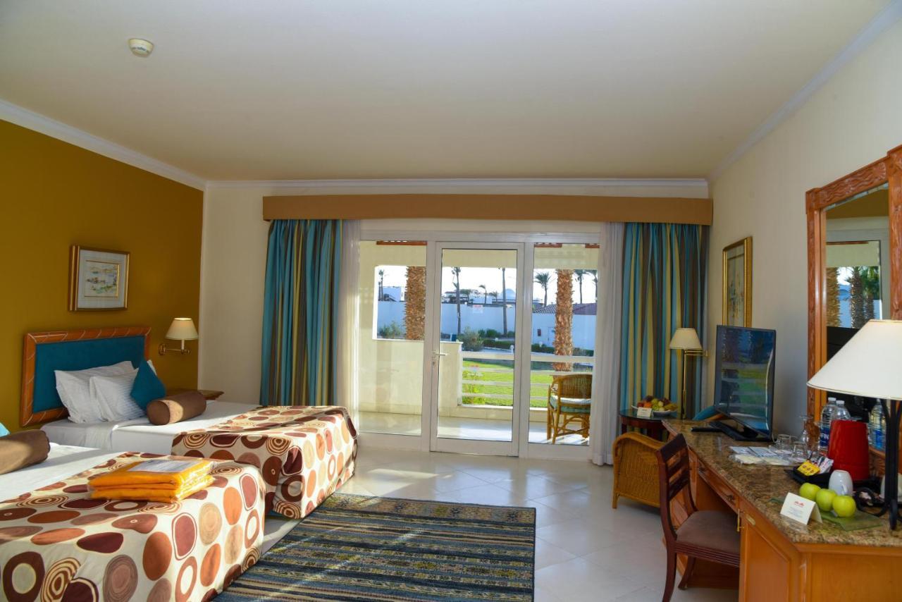 朱莉维尔高尔夫度假村 沙姆沙伊赫 外观 照片 A room at the Hilton Sharm El Sheikh