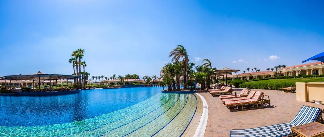 朱莉维尔高尔夫度假村 沙姆沙伊赫 外观 照片 Pool at the Royal Beach Palace