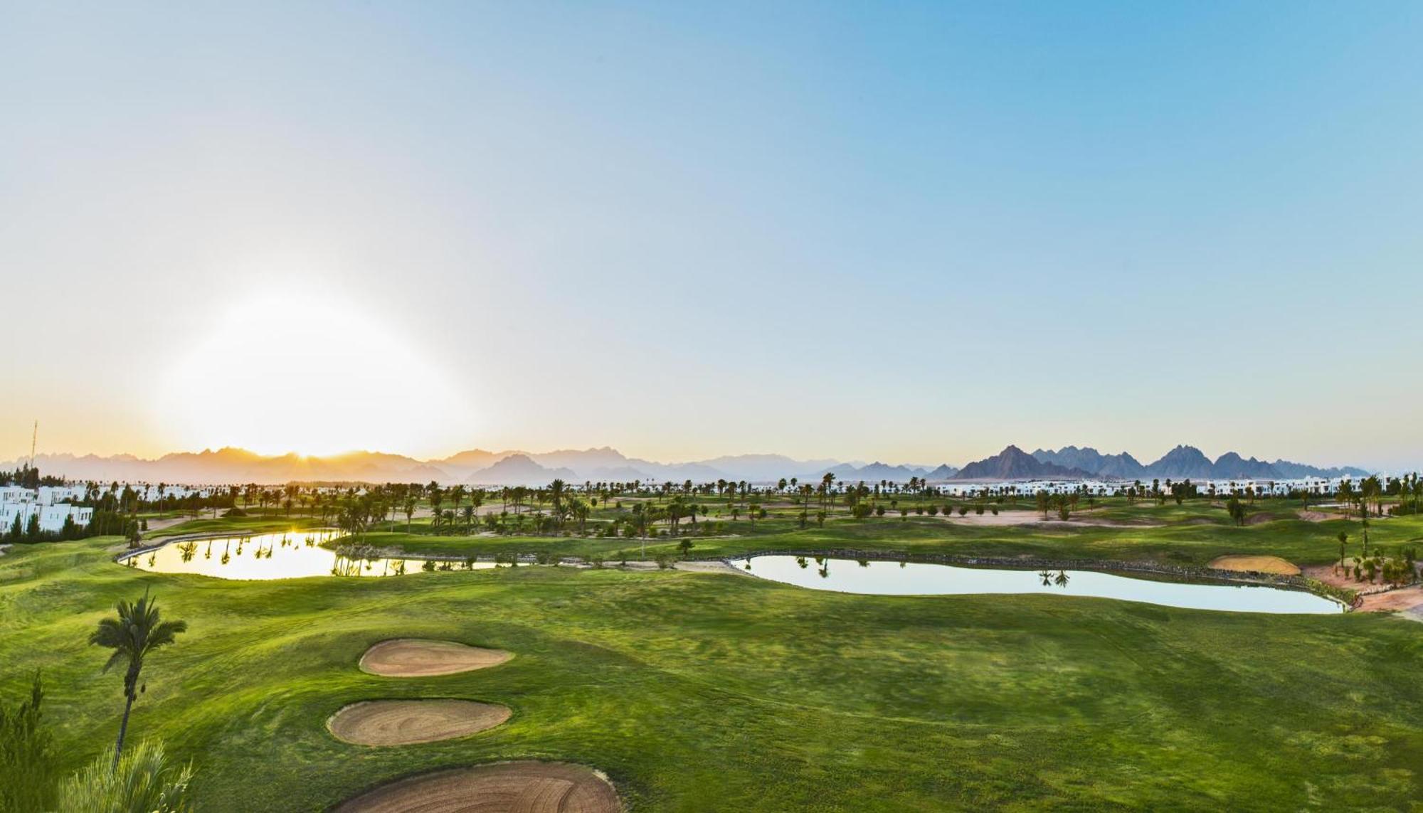朱莉维尔高尔夫度假村 沙姆沙伊赫 外观 照片 Golf course at the Arizona State University Polytechnic campus